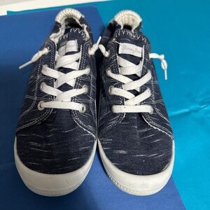 Tommy Bahama slip-on  Shoes - 8.5